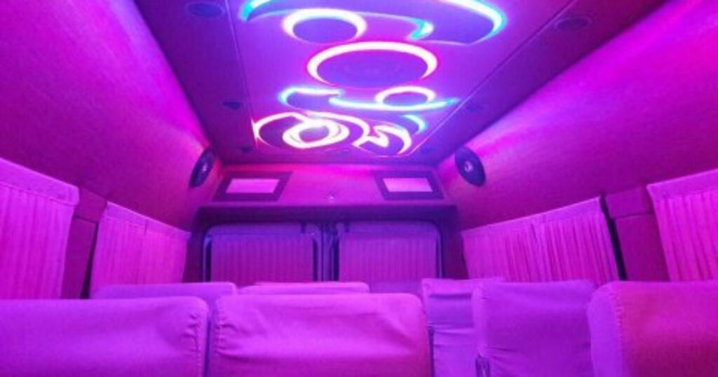11 Seater Tempo Traveller For Hire In Madiwala