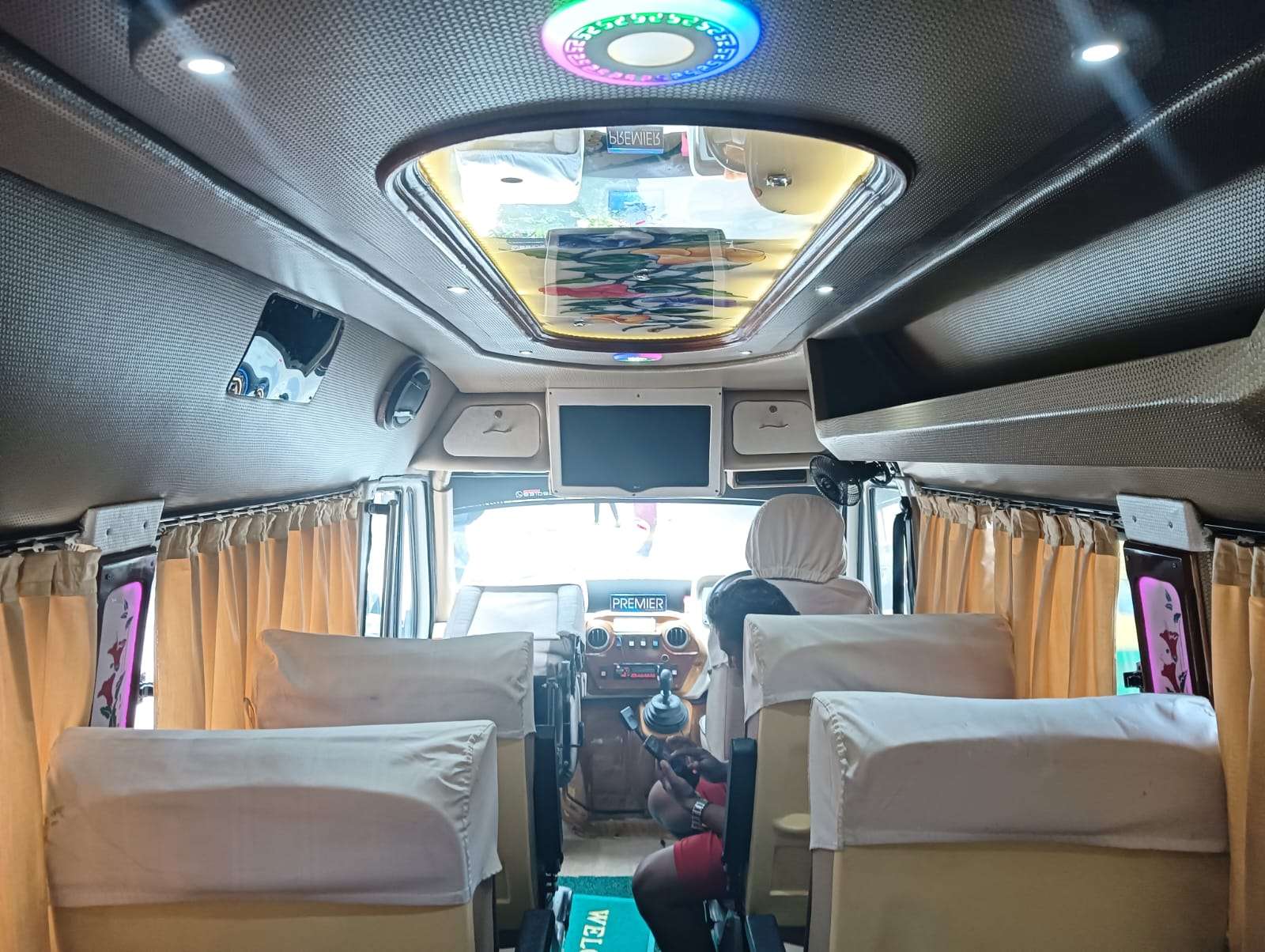 8 Seater Luxury Tempo Traveller