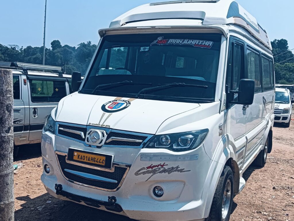 Hire 10 Seater Tempo Traveller In Bangalore