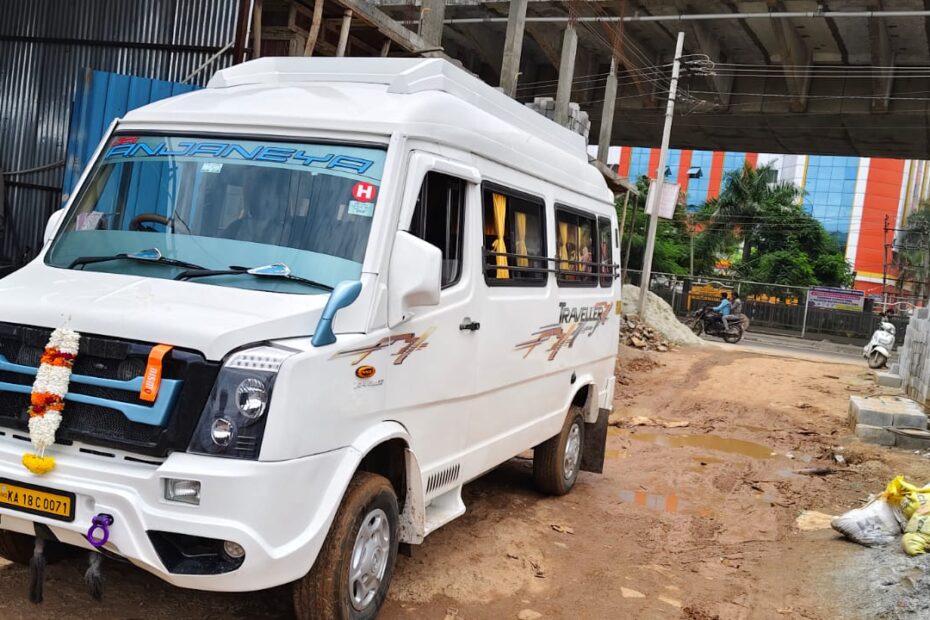 Tempo Traveller From Richmond Circle