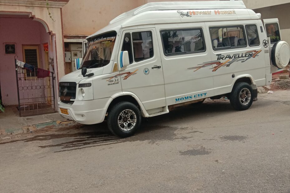 Book Best 12 Seater Tempo Traveller