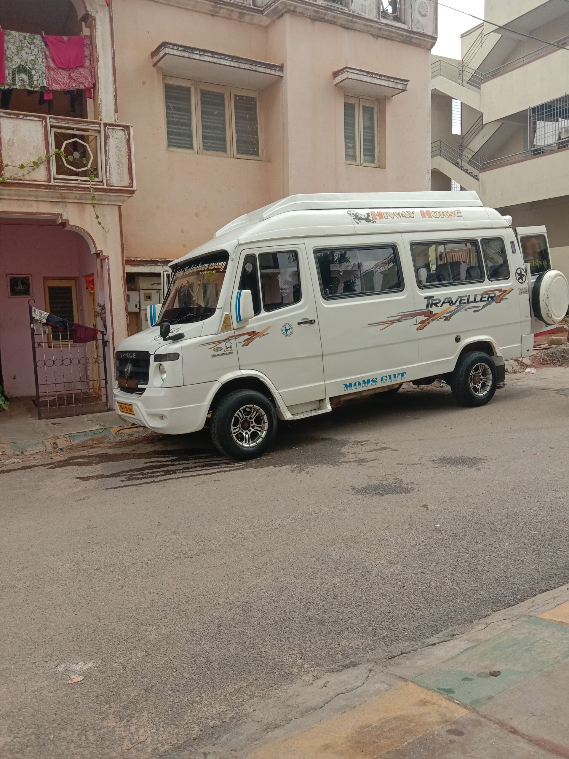 13 Seater Tempo Traveller Hire In KR Puram