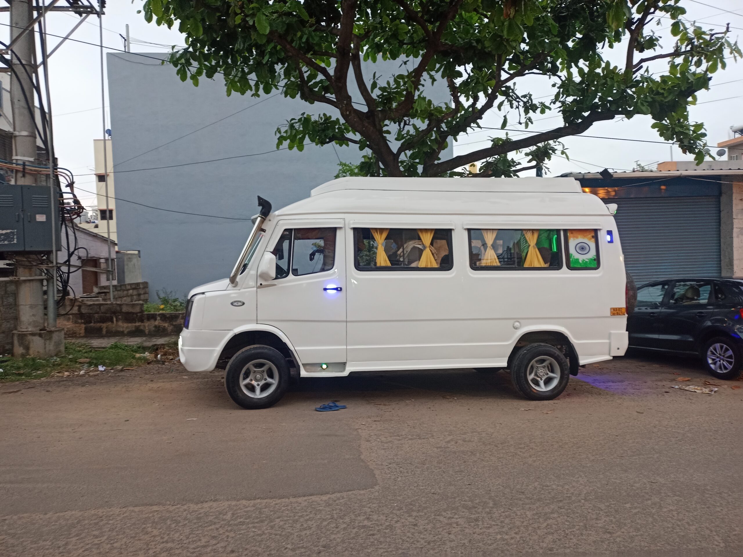 13 Seater Tempo Traveller Hire In Basavanagudi