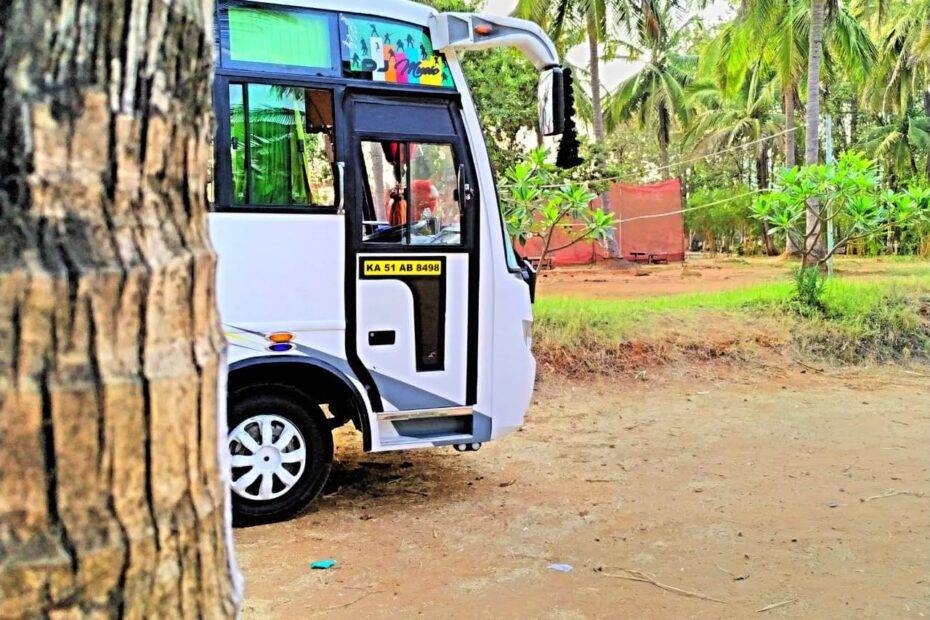 20 Seater Mini Bus near Yelahanka, Bengaluru @ lowest price